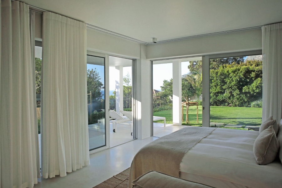 To Let 8 Bedroom Property for Rent in Bakoven Western Cape